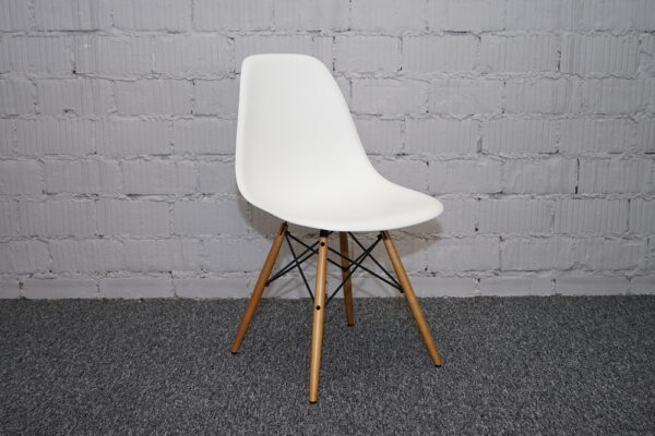 Vitra Eames Plastic Chair DSW weiss (neue Höhe)