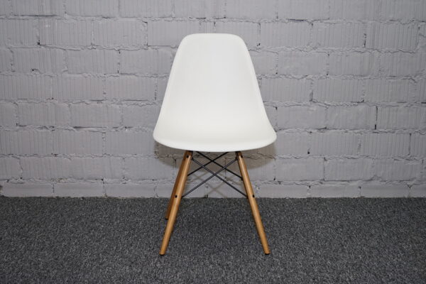 Vitra Eames Plastic Chair DSW weiss (neue Höhe)